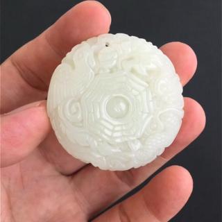 和田玉吊坠这样戴,气质立马不一样✨