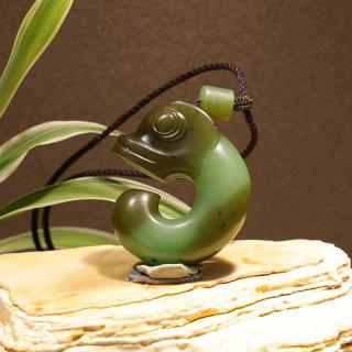 新疆和田玉吊坠玉猪龙挂件仿古玉器大师作带证书收藏